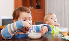 这3种食物伤脑孩子们要少吃