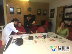 公益服务暖人心 中医理疗进社区提供中医养生保
