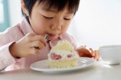孩子这6种食物都不能给孩子吃！快来看看到底是
