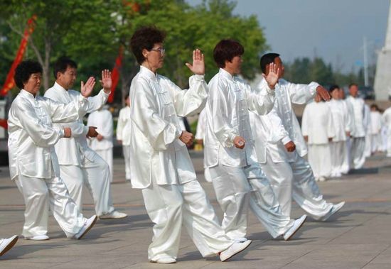 中医养生常识 经络养生保健功疏通经络祛病延年