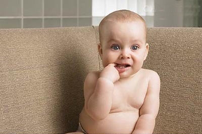 宝宝长牙发烧怎么办？ 教你物理降温正确护理乳牙