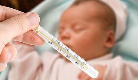 孩子发烧怎么办？这几种误区要注意避免