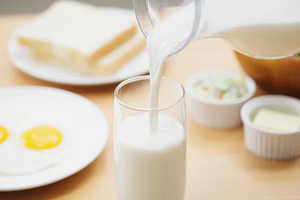 禁忌！牛奶跟这些食物不能搭配！